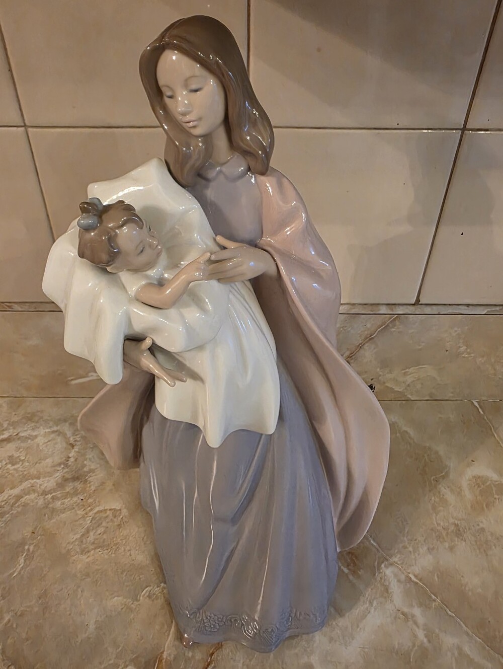 Lladró Mother's Touch Figurine